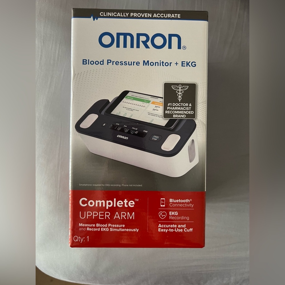 OMRON BLOOD PRESSURE MONITOR + EKG